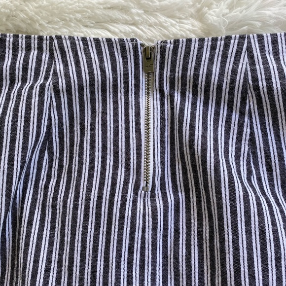 Hollister Ultra High Rise Mini Skirt black and white pinstripe with double slit - Picture 3 of 5